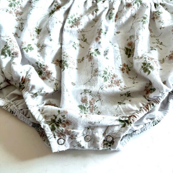 One Child Girls floral lace collar bubble romper size 2 - Picture 3 of 6